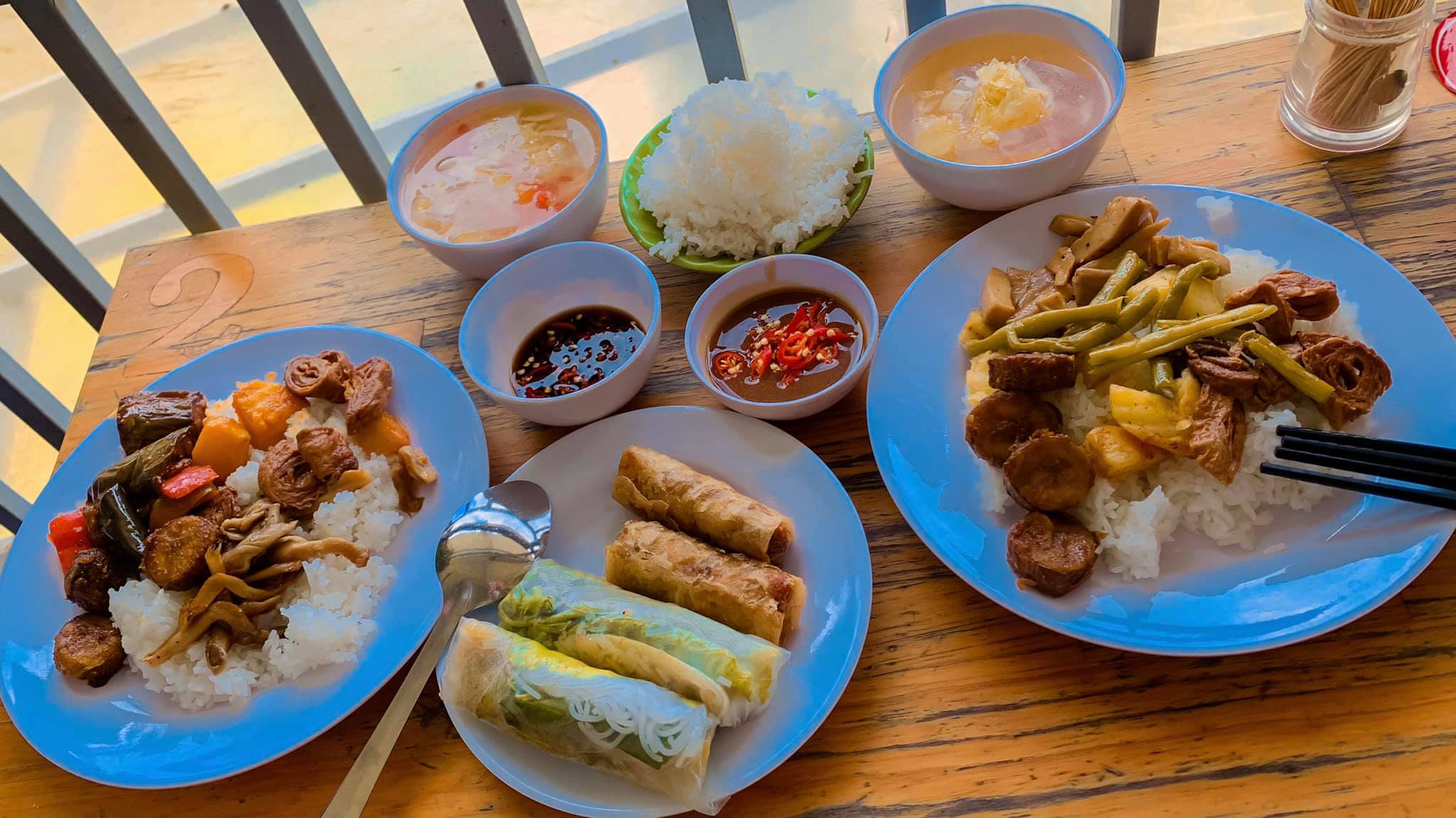 Buffet chay Sương Mai