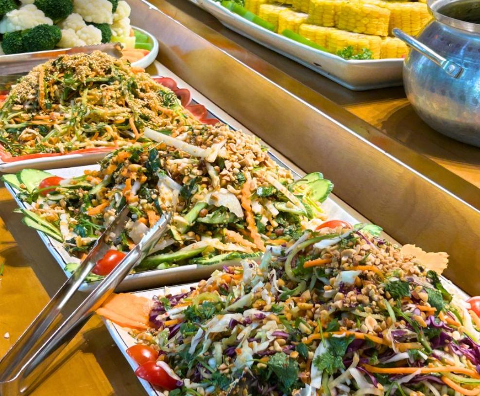 Menu buffet chay đa dạng với hơn 50 món ăn