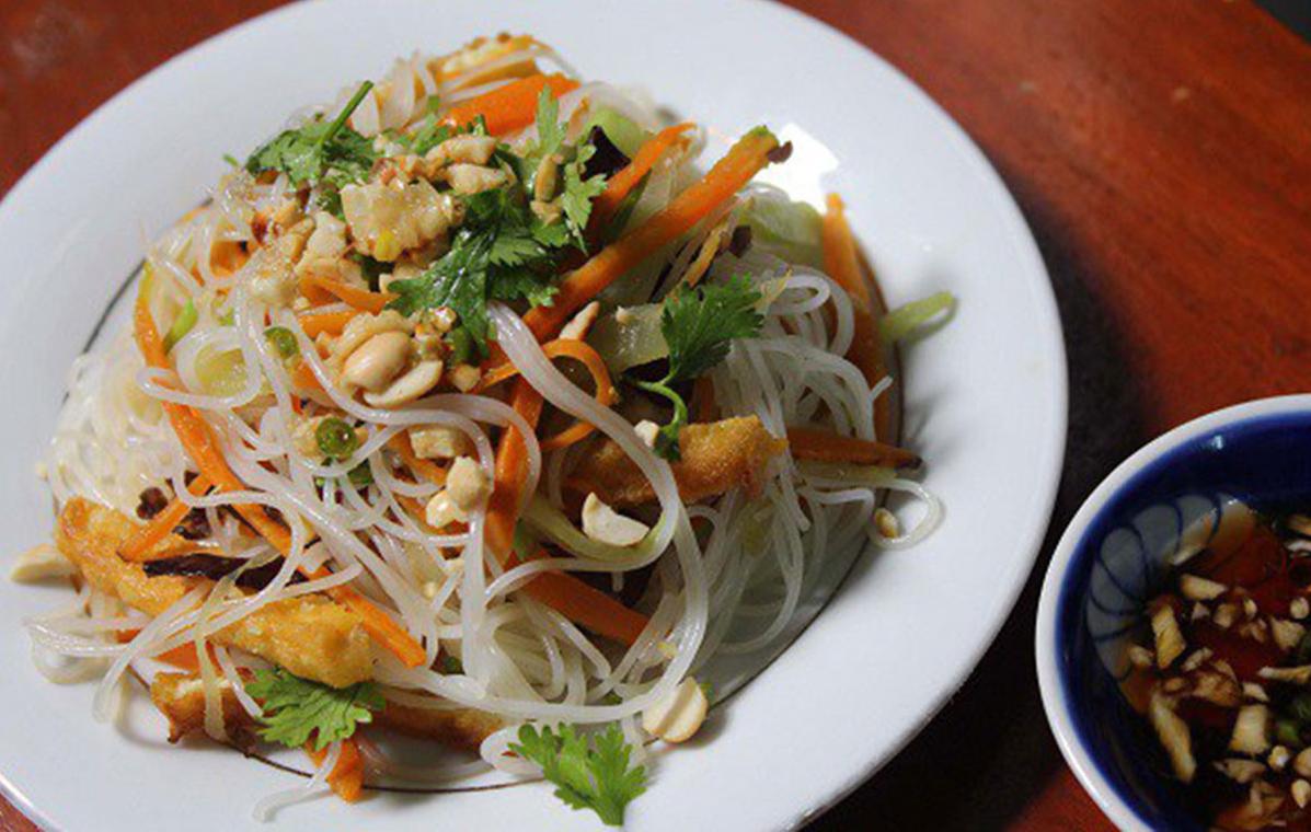 Bún trộn chay