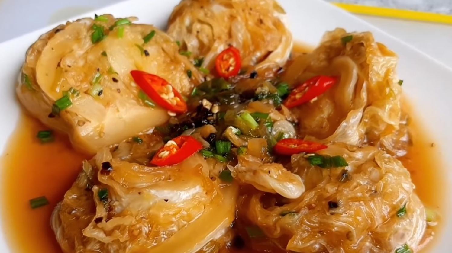 Món bắp cải kho thập cẩm