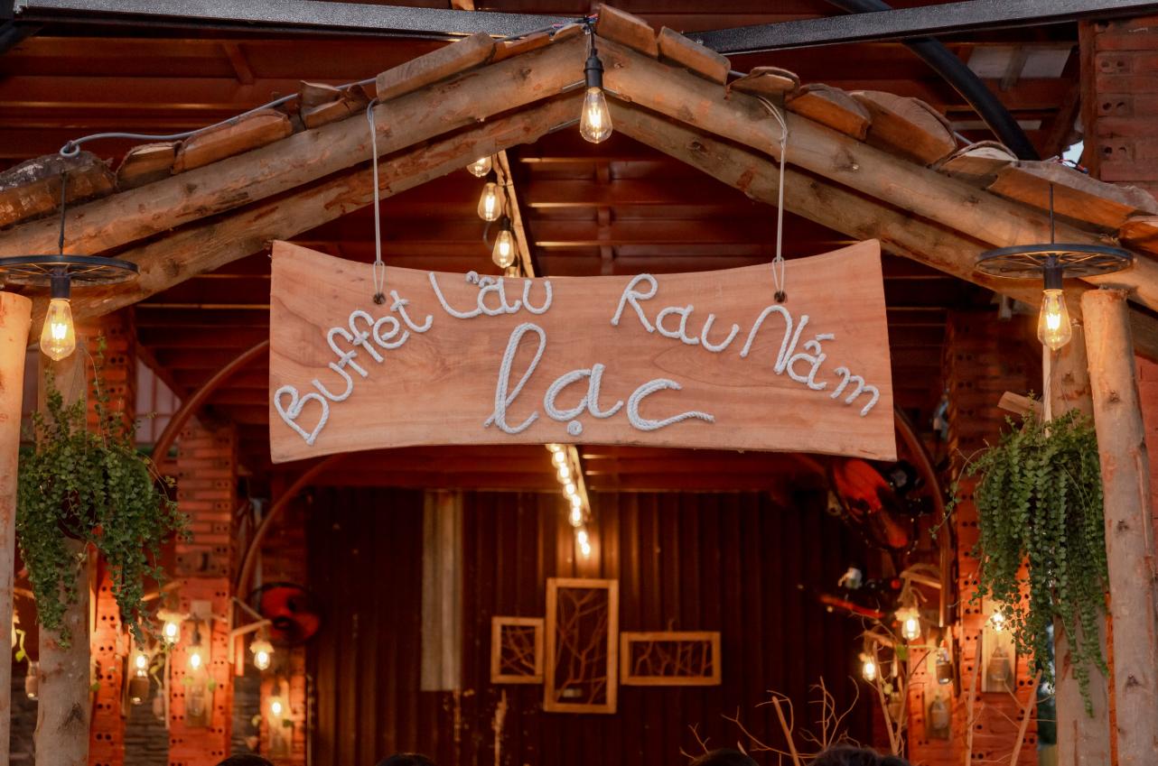 Buffet lẩu rau nấm LẠC