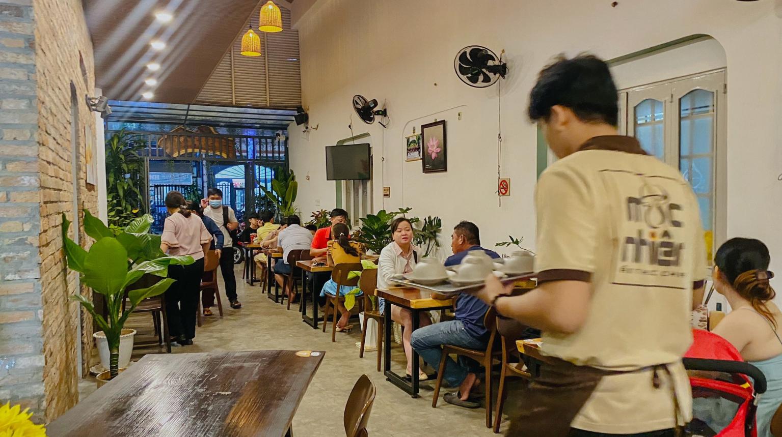 Không gian nhà hàng Mộc Nhiên Long Khánh